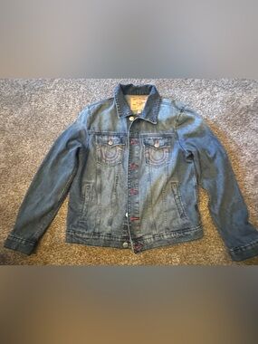 True Religion True Logo Medium Blue Quartz Wash Denim Jacket Mens Small NWT Rare